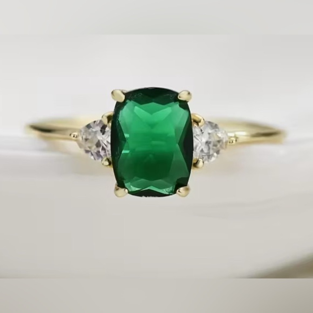 Sterling Silver 14k plated Green Cubic Zirconia Ring Size 7 - Picture 2 of 5